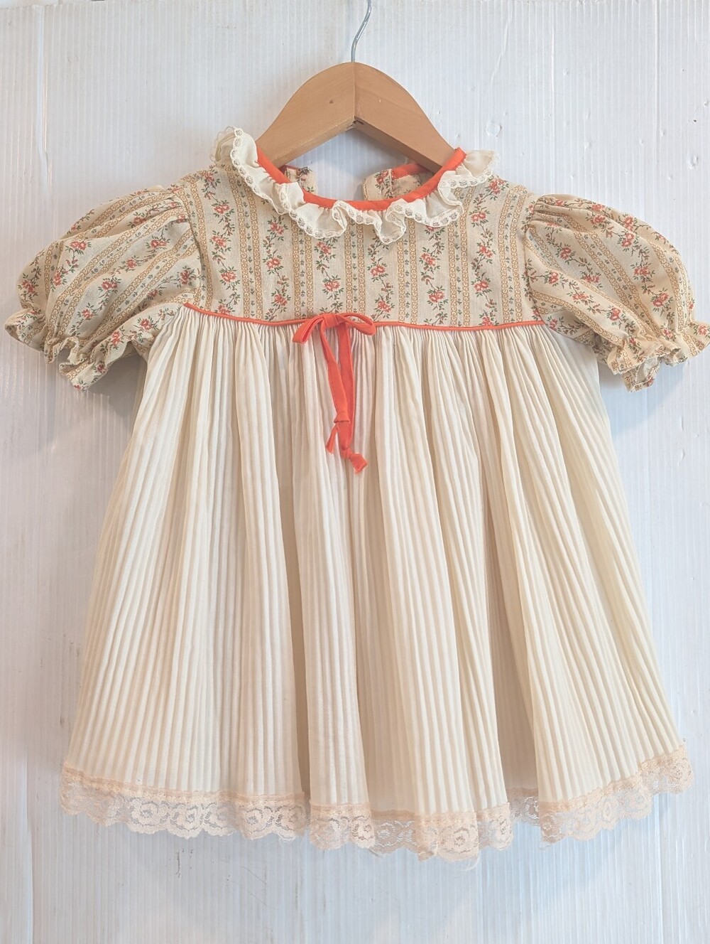 VINTAGE Toddler Time Cream Pleated Girls 3t Dress with Floral Yoke and Lace Trim